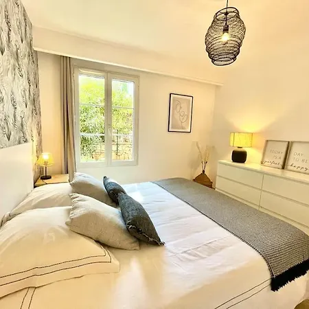 De Standing Avec Jardin Apartment